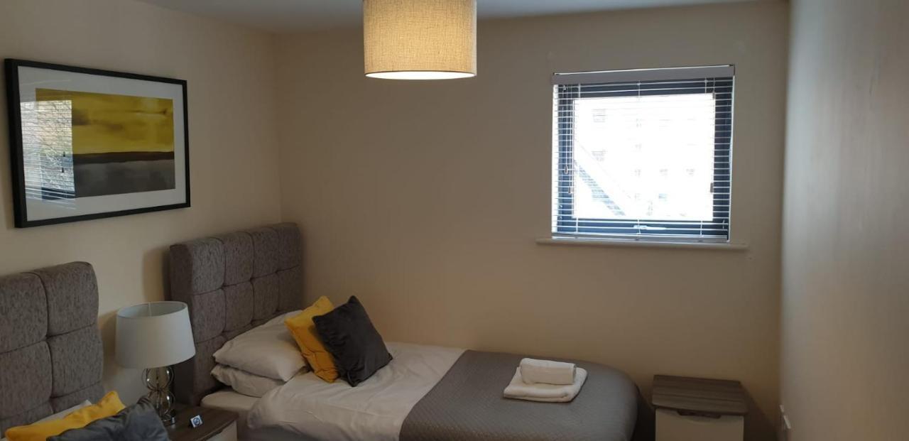 Price!superb Centre 2bd Apartment, 1 Double Bed, 2 Singles Or Superking, Sofabed, Smart Tv & Free Secure Parking Appartement *