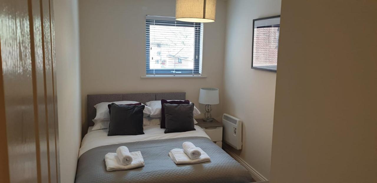 Price!superb Centre 2bd Apartment, 1 Double Bed, 2 Singles Or Superking, Sofabed, Smart Tv & Free Secure Parking Appartement Southampton
