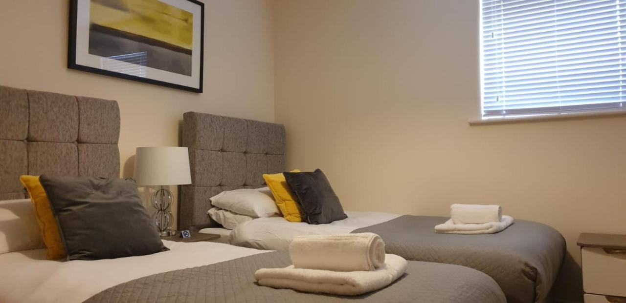 Price!superb Centre 2bd Apartment, 1 Double Bed, 2 Singles Or Superking, Sofabed, Smart Tv & Free Secure Parking Appartement