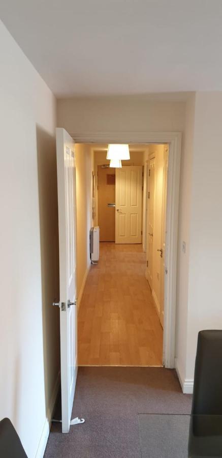 Price!superb Centre 2bd Apartment, 1 Double Bed, 2 Singles Or Superking, Sofabed, Smart Tv & Free Secure Parking * Southampton