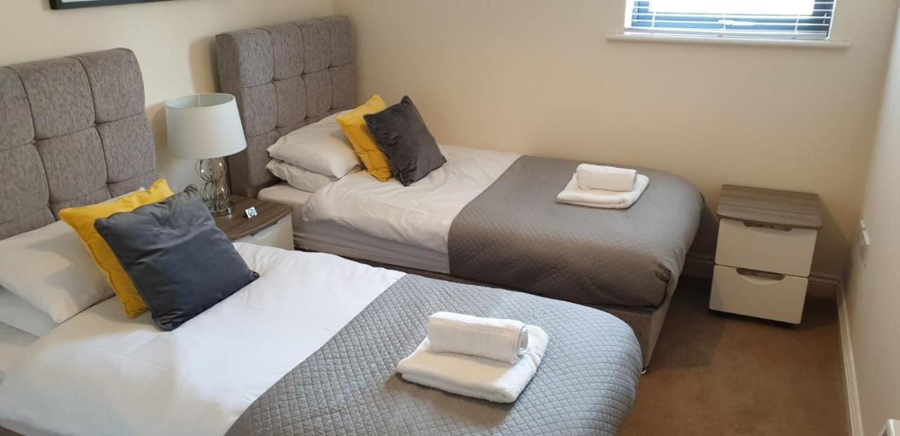 Price!superb Centre 2bd Apartment, 1 Double Bed, 2 Singles Or Superking, Sofabed, Smart Tv & Free Secure Parking * Southampton